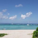 沖縄ブセナテラスの晴れたときのビーチ前の様子